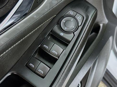 Used 2023 Chevrolet Traverse LT image 17