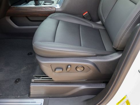 New 2026 GMC Sierra 1500 SLT image 7