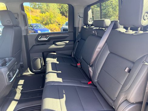 New 2026 GMC Sierra 2500 SLT w/ SLT Premium Package image 8