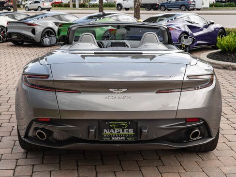Used 2020 Aston Martin DB11 Volante RWD image 14