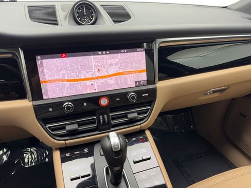 Used 2025 Porsche Macan Turbo image 59