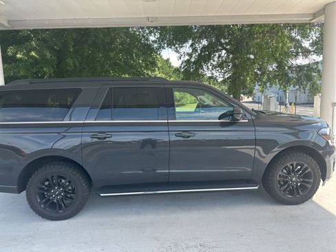 Used 2022 Ford Expedition Max XLT AWD/4WD image 2