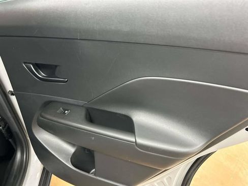 Used 2025 Hyundai Kona SEL FWD image 22