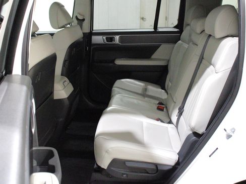 Used 2025 Hyundai Santa Fe SEL AWD/4WD image 25