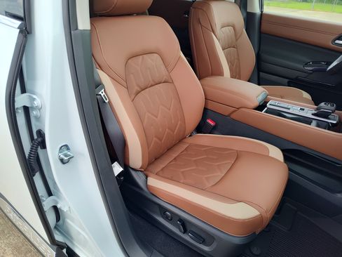 New 2026 Nissan Pathfinder Platinum FWD image 13