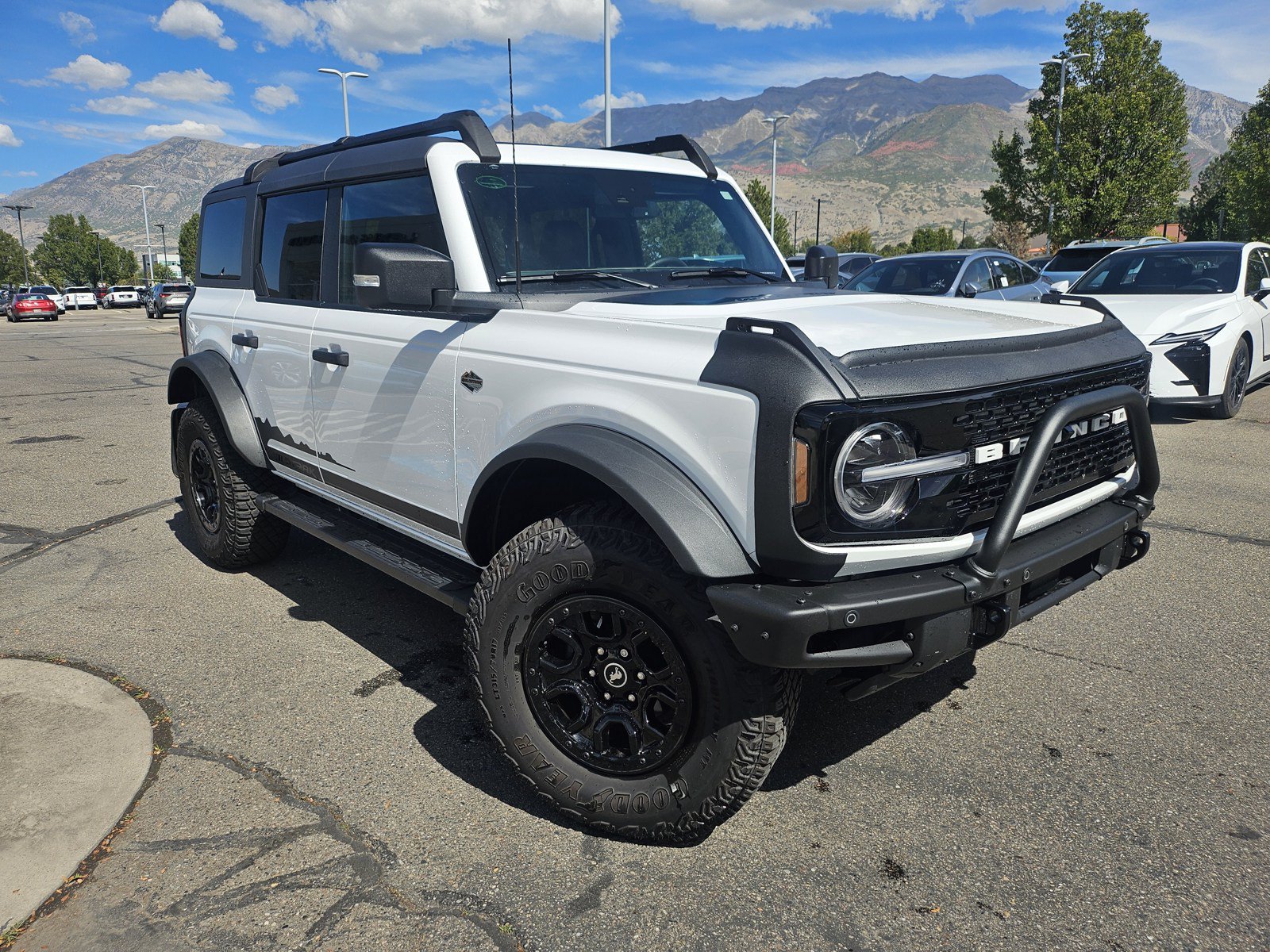 Used 2023 Ford Bronco Wildtrak AWD/4WD image 3