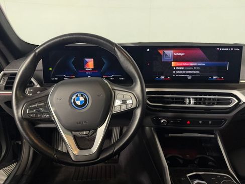 Used 2023 BMW i4 eDrive35 w/ Premium Package RWD image 14