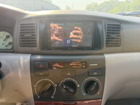 Used 2003 Toyota Corolla LE FWD image 18