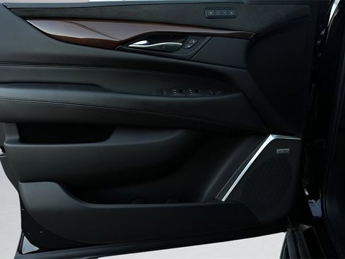 Used 2020 Cadillac Escalade ESV 4WD image 25