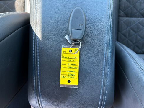 Used 2017 Nissan Maxima SR w/ Midnight Edition image 27