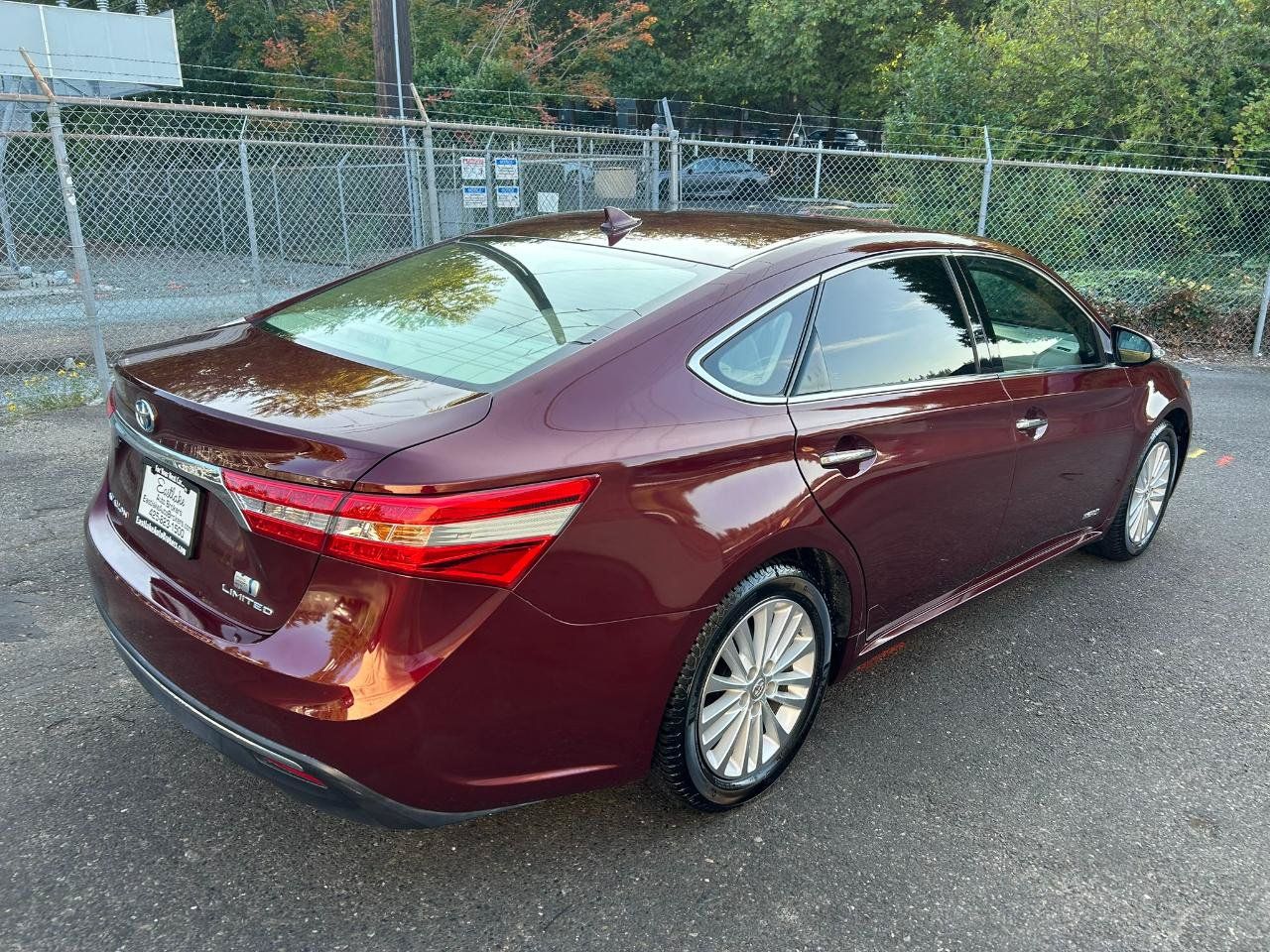Used 2013 Toyota Avalon Limited FWD image 5