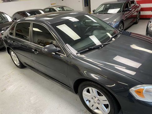 Used 2014 Chevrolet Impala LT w/ LT Sunroof Package image 4
