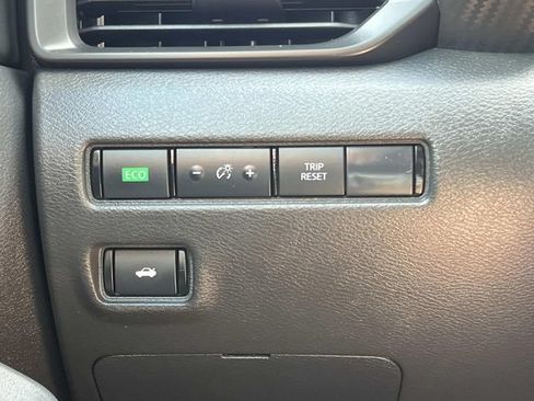 Used 2024 Nissan Sentra S FWD image 32