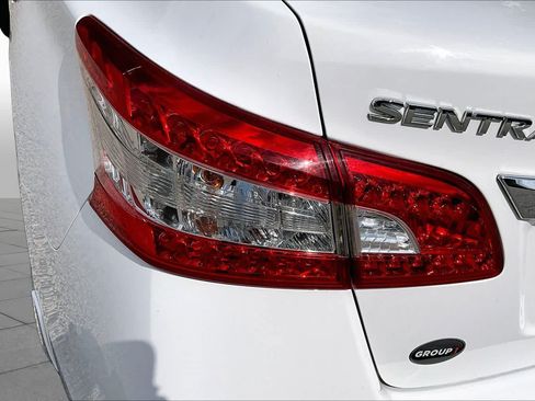 Used 2015 Nissan Sentra SV FWD image 28