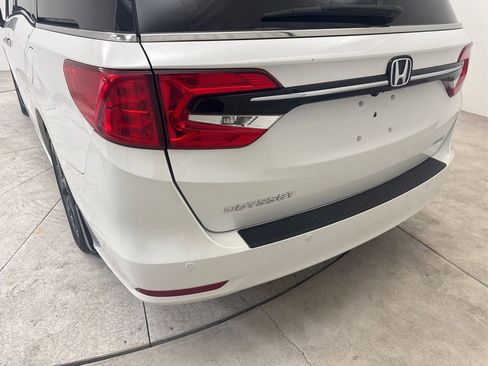 Used 2023 Honda Odyssey Elite image 18