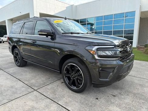 Used 2023 Ford Expedition Limited RWD image 1