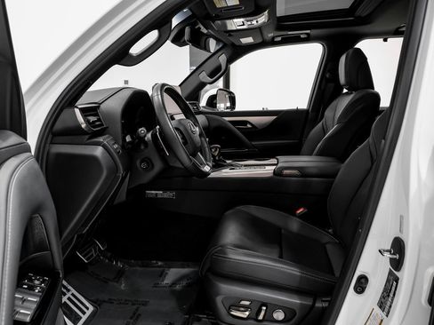 Used 2024 Lexus LX 600 F Sport image 7