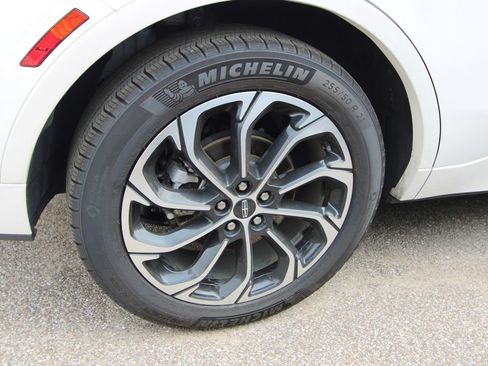 Used 2025 Lincoln Nautilus Reserve AWD/4WD image 11