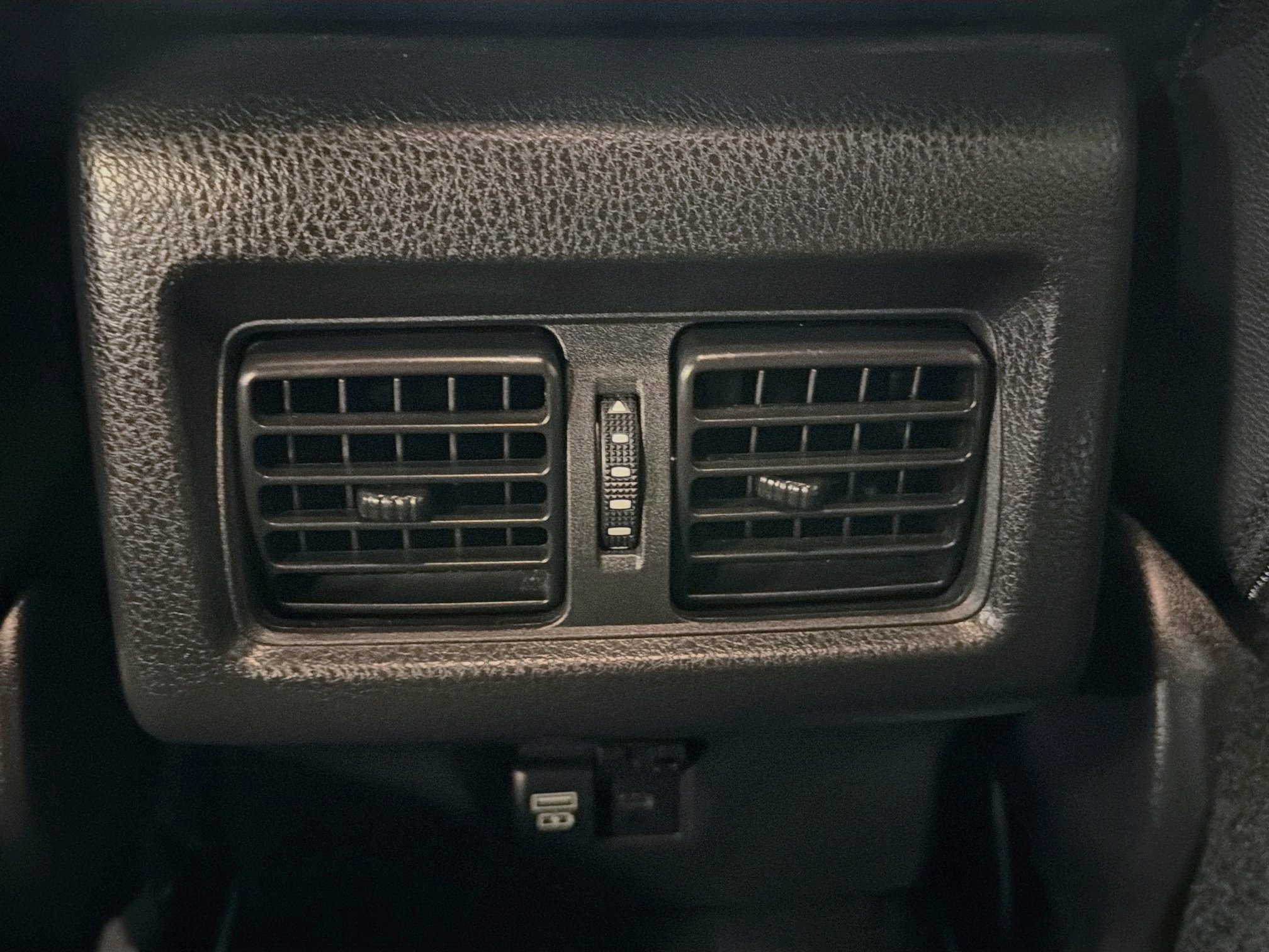 Used 2025 Toyota Camry SE FWD image 27