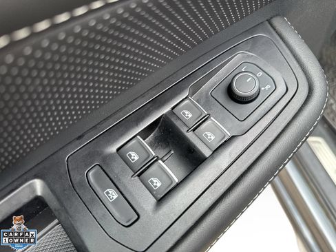 Used 2025 Volkswagen Atlas Cross Sport SEL R-Line AWD/4WD image 16