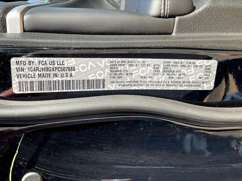 Used 2023 Jeep Grand Cherokee Limited w/ Black Appearance Package image 31