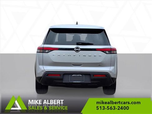 Used 2024 Nissan Pathfinder S image 5