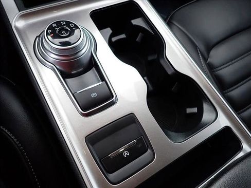 Used 2024 Ford Edge SEL image 18