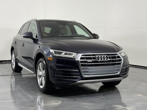 Used 2018 Audi Q5 2.0T Premium Plus w/ Premium Plus Package AWD/4WD image 3