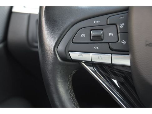 Used 2025 Cadillac XT6 Premium Luxury image 35