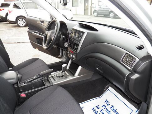 Used 2011 Subaru Forester 2.5X Premium w/ All-Weather Pkg image 17