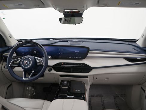 Used 2025 Buick Enclave Avenir image 14