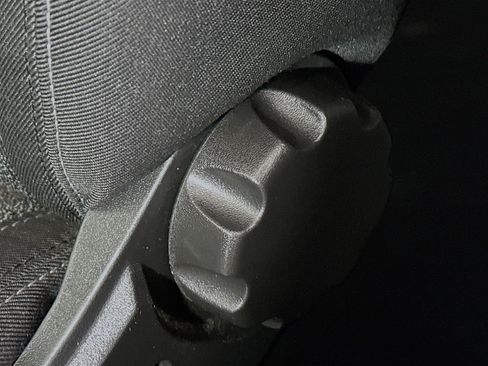 Used 2025 RAM ProMaster 2500 w/ Convenience Group image 13