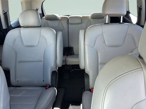 Used 2022 Kia Telluride S FWD image 27
