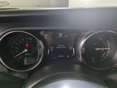 Used 2021 Jeep Wrangler Unlimited Sahara w/ Cold Weather Group AWD/4WD image 15