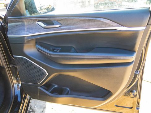 Used 2021 Jeep Grand Cherokee L Limited AWD/4WD image 41