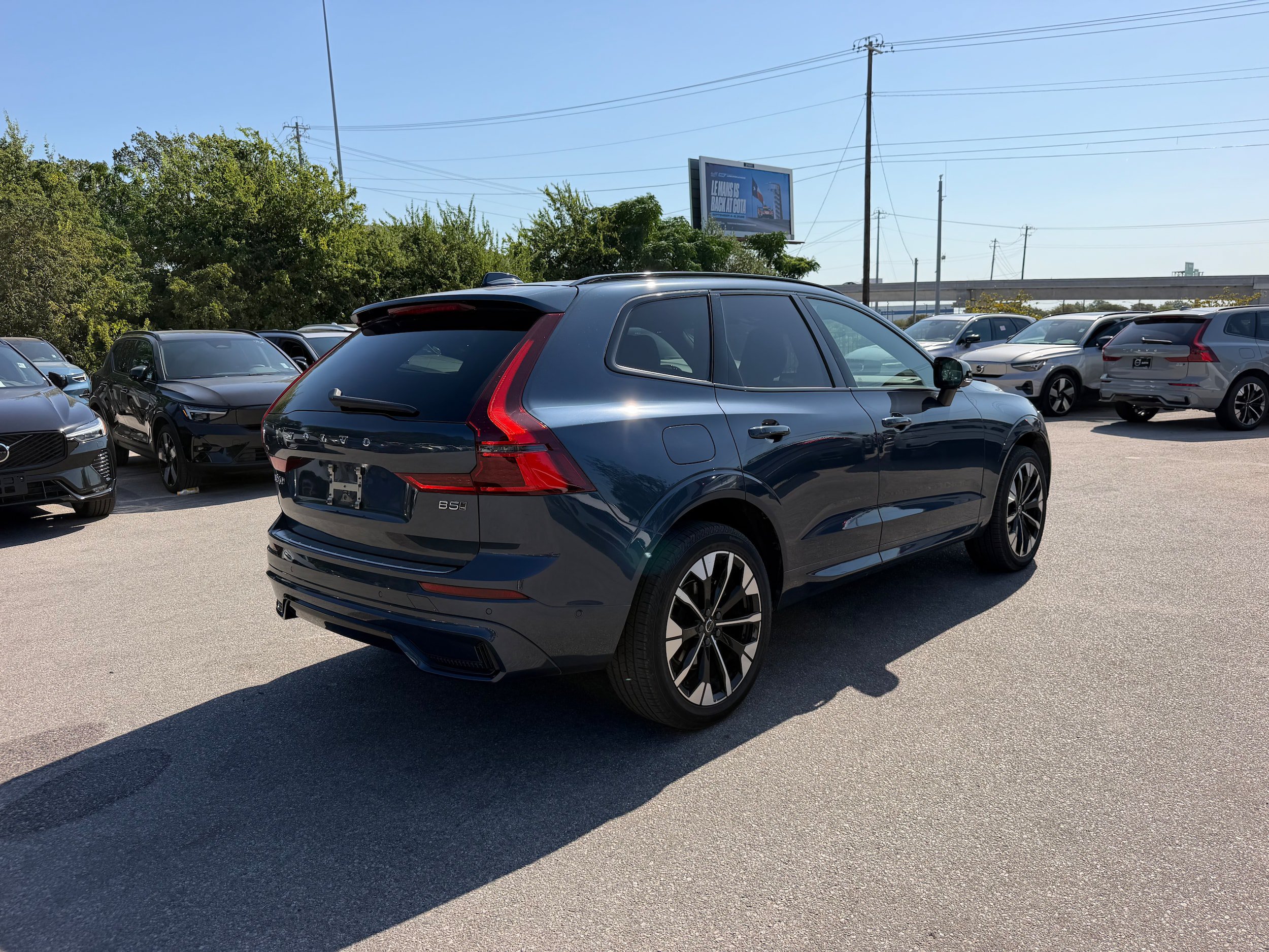 Certified 2026 Volvo XC60 B5 Plus AWD/4WD image 6