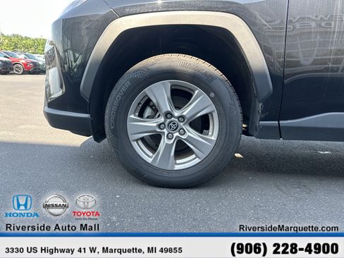 Used 2025 Toyota RAV4 XLE AWD/4WD image 11
