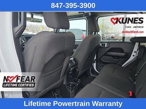 Used 2023 Jeep Wrangler Sahara image 19