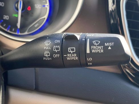 Used 2023 Chrysler Voyager LX FWD image 21