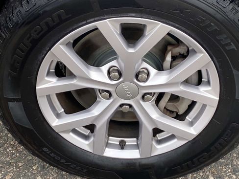 Certified 2022 Jeep Grand Cherokee L Limited image 27