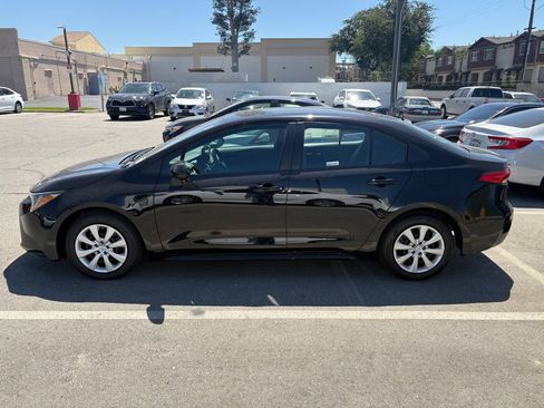 Used 2026 Toyota Corolla LE FWD image 2