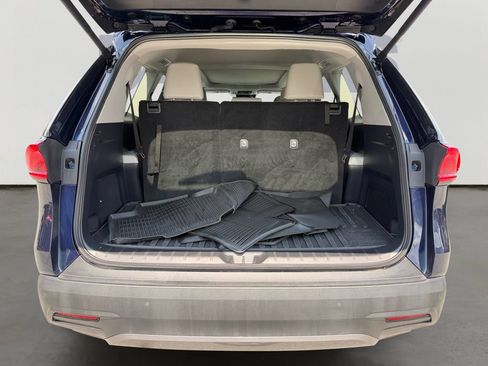 Used 2024 Toyota Grand Highlander AWD image 11