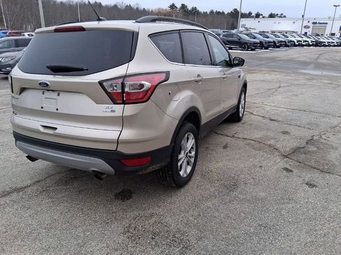 Certified 2018 Ford Escape SE image 7