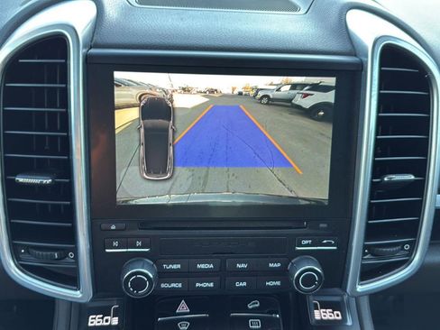 Used 2018 Porsche Cayenne Platinum Edition w/ Premium Package Plus image 21