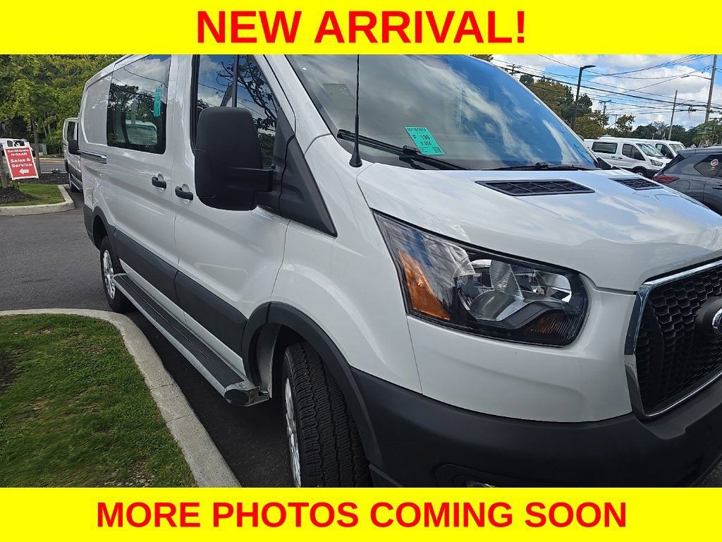 Used 2025 Ford Transit 250 Low Roof w/ Exterior Upgrade Package RWD image 4