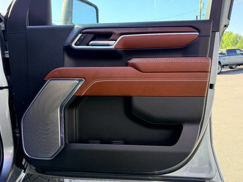 Used 2024 GMC Sierra 3500 Denali Ultimate image 43