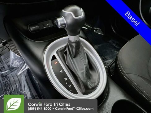 Used 2015 Kia Soul FWD image 10
