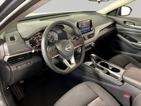 Used 2023 Nissan Altima 2.5 SV FWD image 17