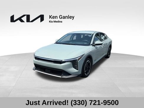Certified 2025 Kia K4 GT-Line Turbo FWD image 1