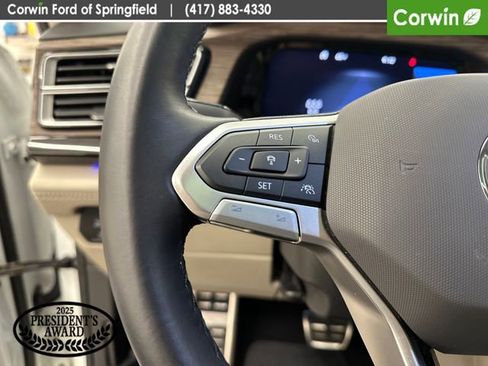 Used 2024 Volkswagen Atlas SEL Premium R-Line image 31